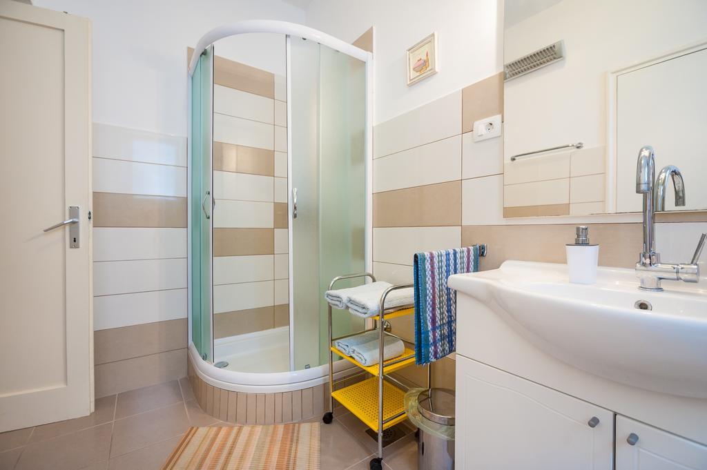 Vera Apartments With Sea View And Old Town View Zadar Bagian luar foto