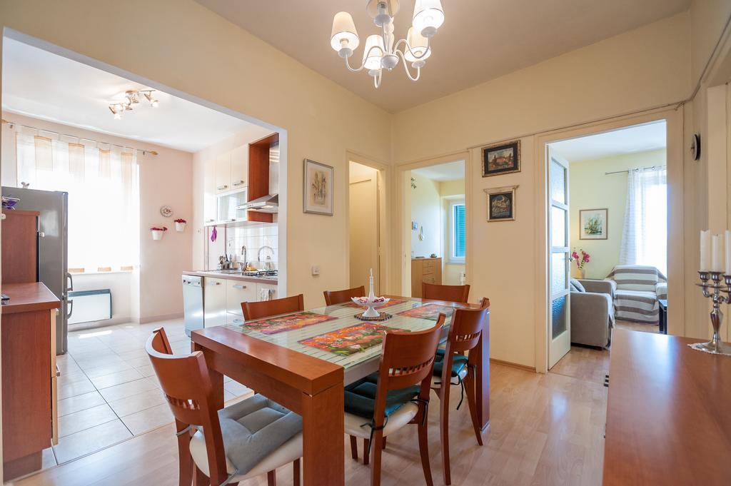 Vera Apartments With Sea View And Old Town View Zadar Bagian luar foto